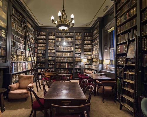 Our-world-is-a-book-Manchesters-Literary-Attractions-Portico-Library-Gallery