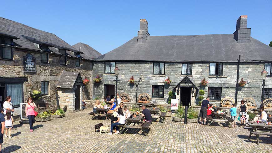 our world is a book - 6 of UKs best literary hotels - Jamaica Inn
