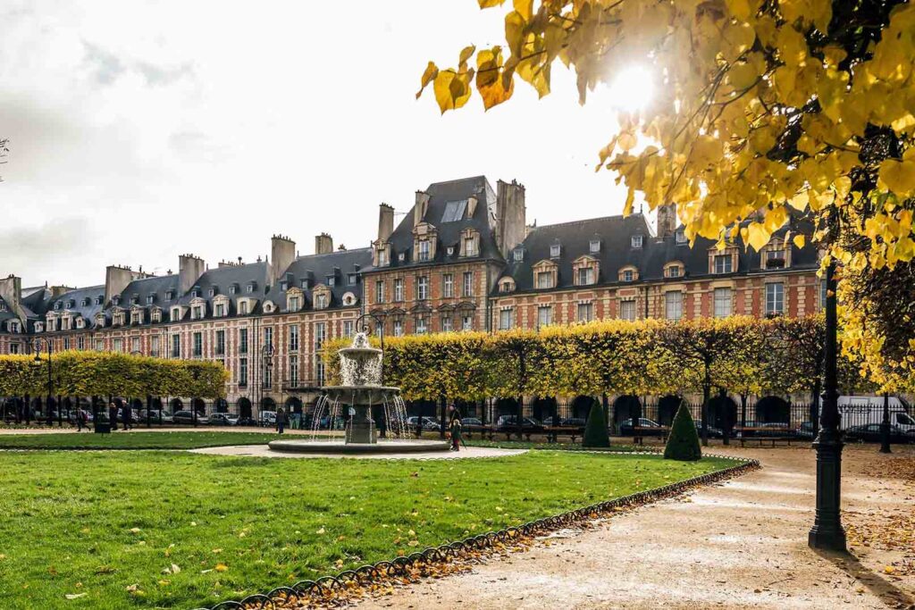 our world is a book - Travel Articles - Paris - Le Marais