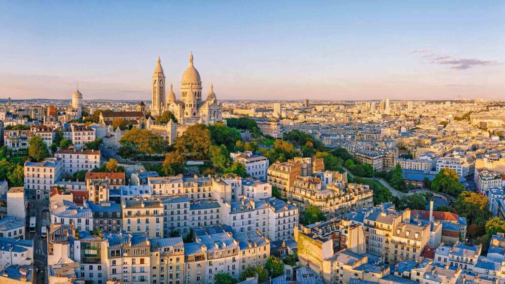 our world is a book - Travel Articles - Paris - Montmartre